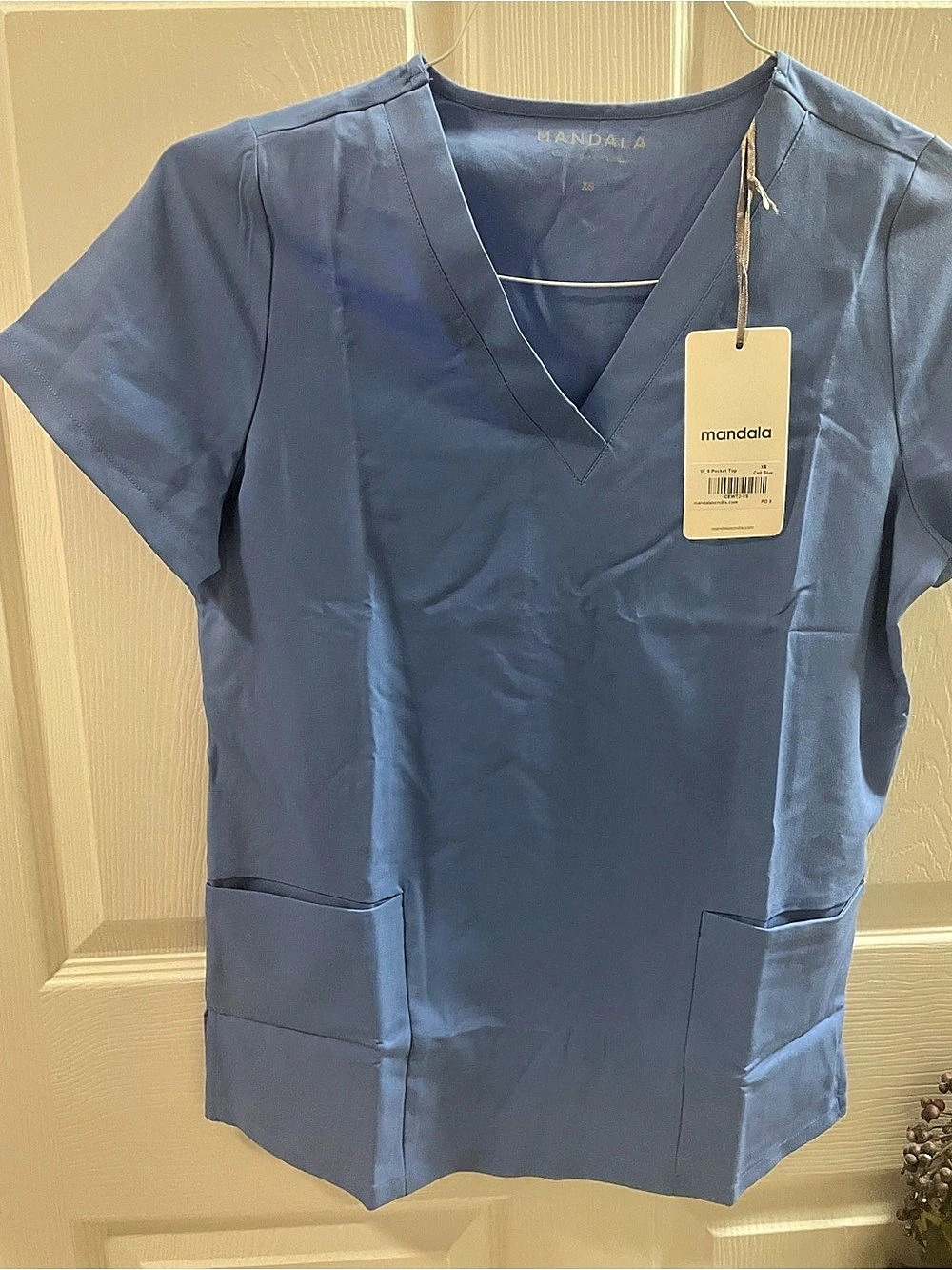 Mandala 6 Pocket Top Scrub Top in Blue Size XS NWT
